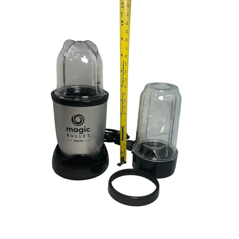 Magic Bullet Mini compact personal blender and accessories - Picture 7 of 8